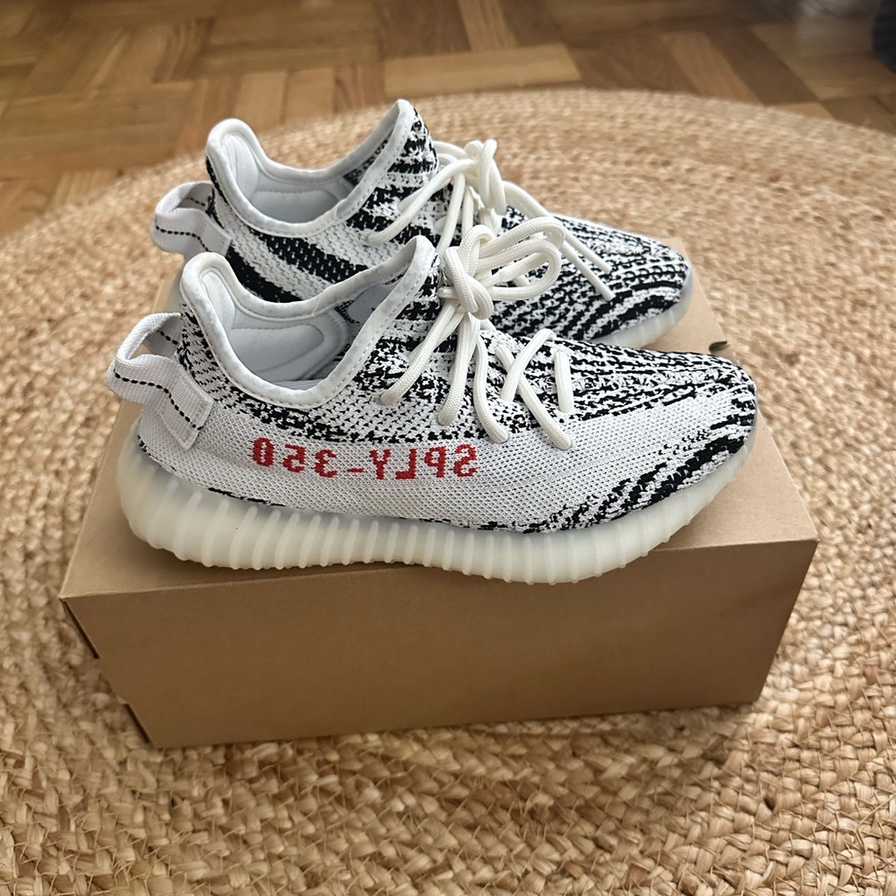 Yeezy Boost 350 White/black/Red